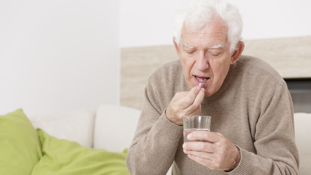 65岁老人吃降压药10年，吃成肾衰竭？医生：他犯了一个致命性错误