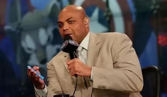 巴克利：如果我是主教练，我会派以下五名球员首发巴黎奥运会

控球后卫：詹姆斯
得