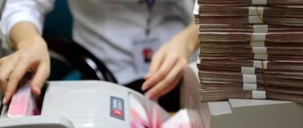 天津，一公司误将70万余元货款转至第三方公司，结果因为第三方公司欠银行的贷款，钱