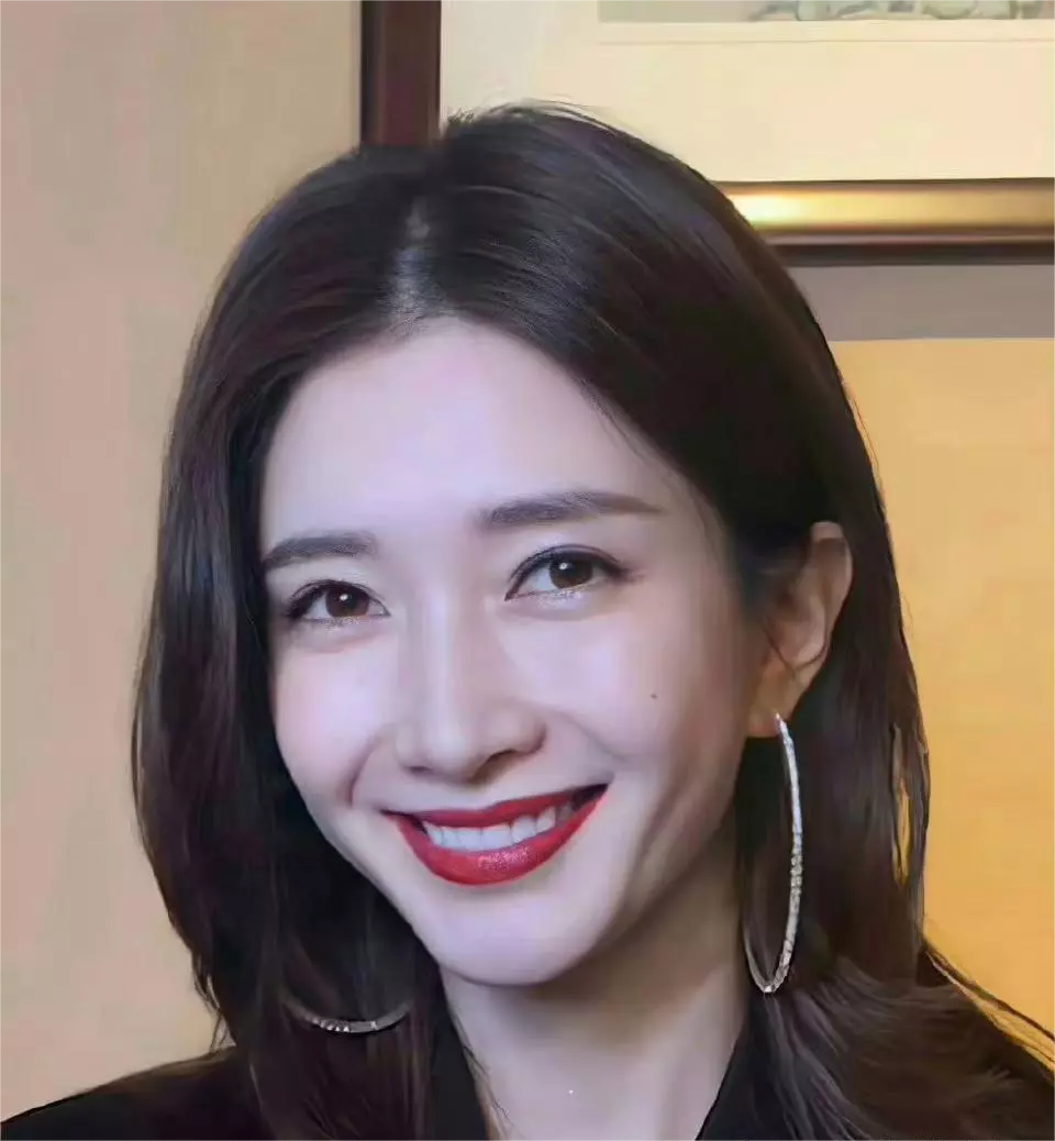 江疏影这表情好销魂，这是突然怎么了