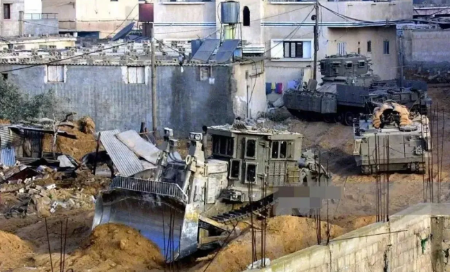 以色列打击哈马斯，最厉害武器是什么？不是导弹与炮火，而是庞然大物推土机！

以哈