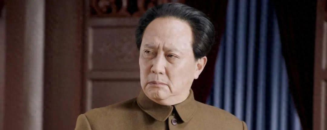 醒醒吧!没巨人气质就别硬演周总理了，你是当观众瞎吗