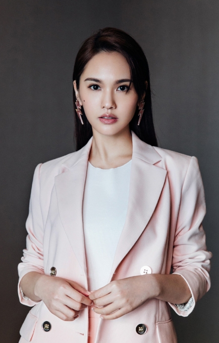#杨丞琳说河南人爱骗人#杨丞琳多次为河南捐款和多次表达对河南的热爱，并且她所说的