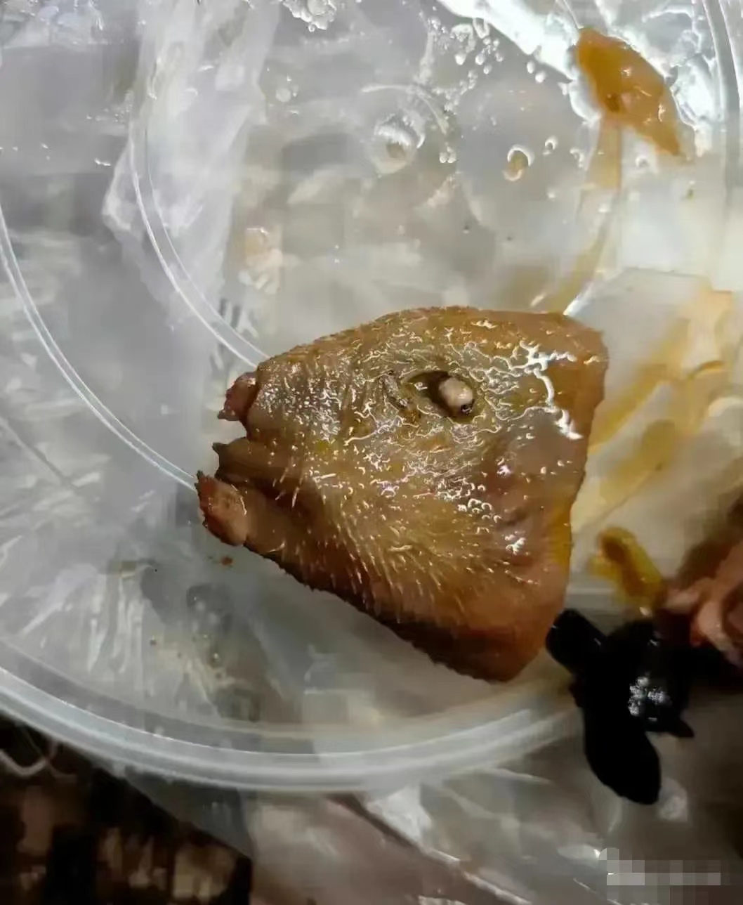某学校食堂，这又是个啥？