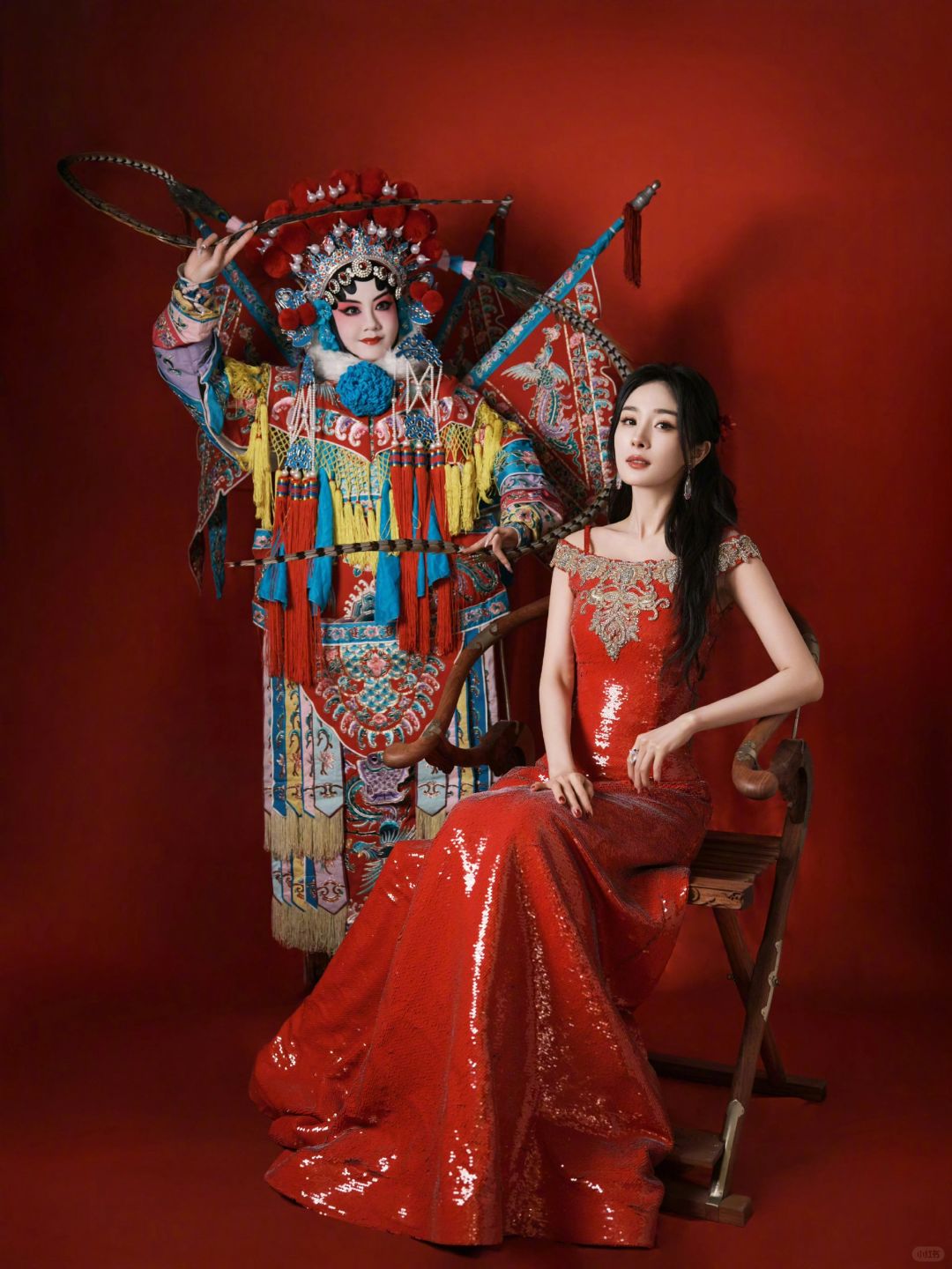 盘点今年的春晚“大忙人”
春晚大忙人
一个更比一个忙
杨幂春晚两个节目
又美又飒