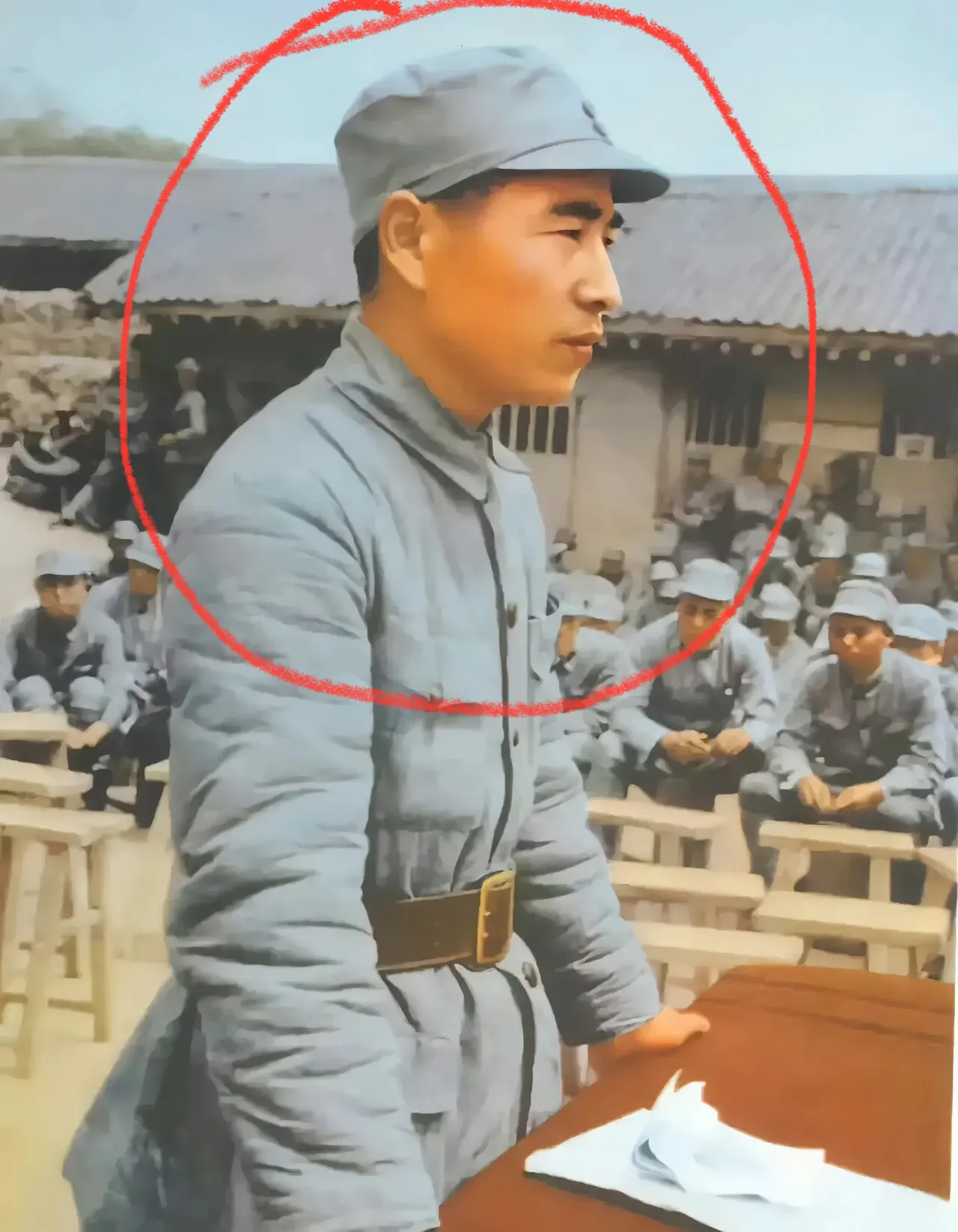 用一句话证明你认识这位历史人物，不能直接写出他的名字。
