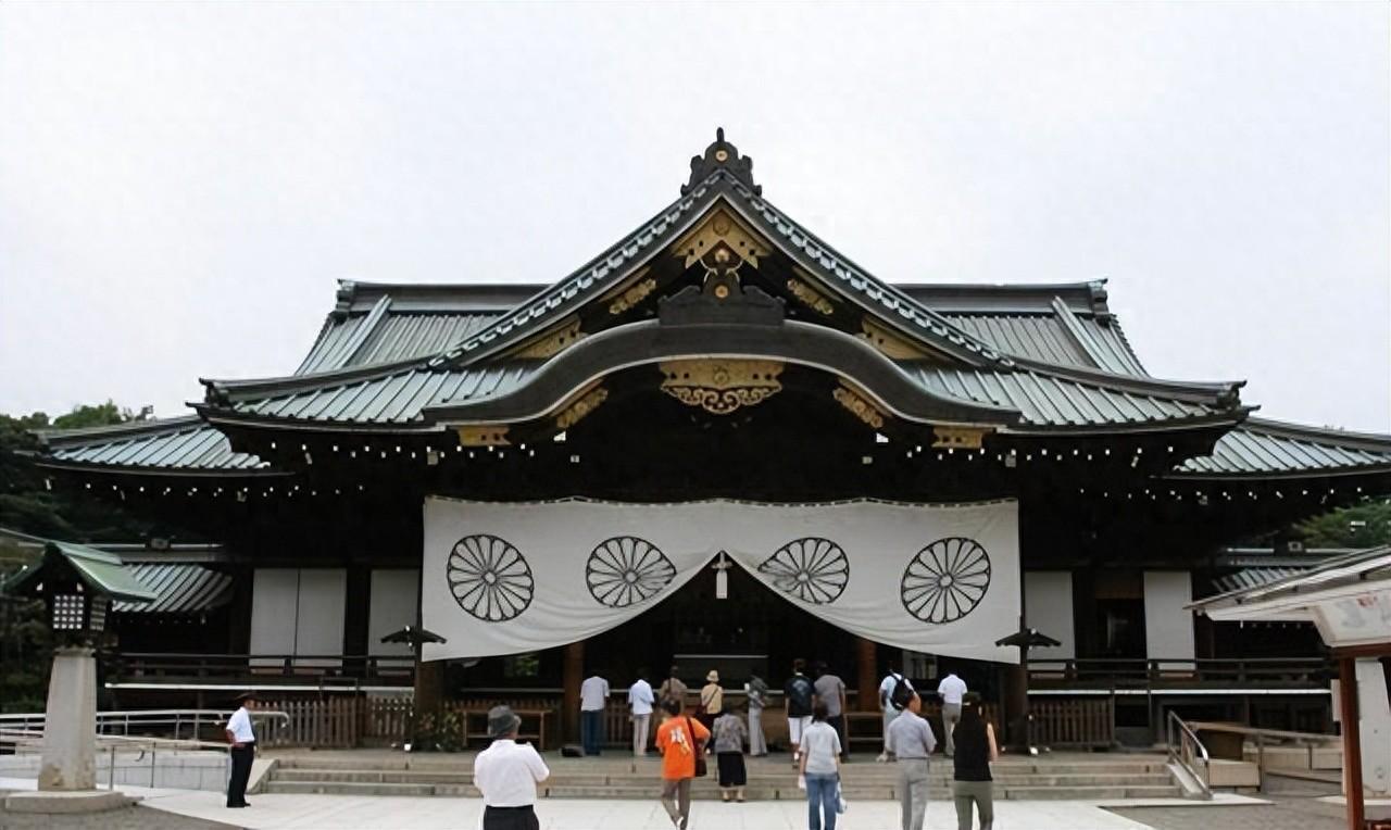 12年前火烧靖国神社的刘强，被单位开除，妻子离婚，如今怎样了？

日本，曾经在我