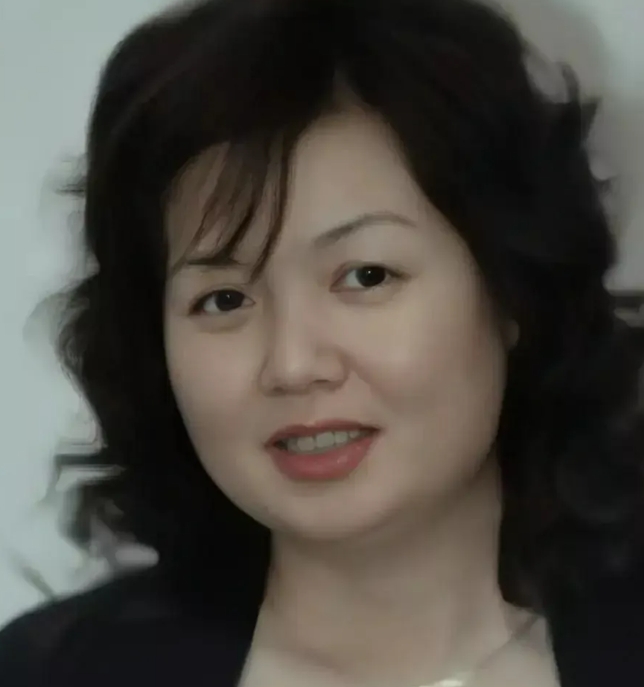 孙释颜她们宿舍有个王琪很可能很早就知道铊剧毒和中毒症状，理由：王琪有个高中同学爸