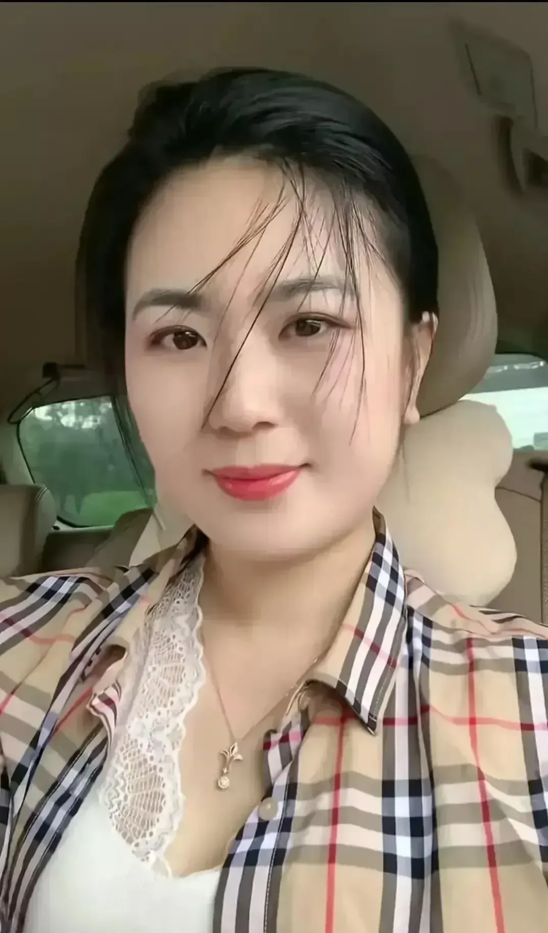 我今年38岁，没结过婚，没碰过男人，有存款，有社保。一个人生活，没有同居过的我不