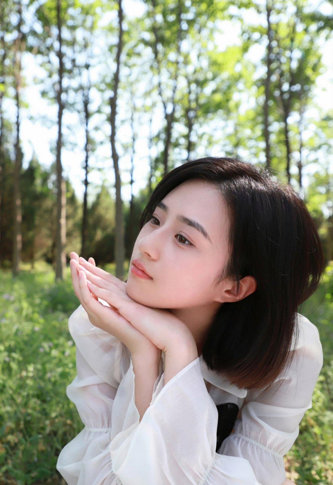 美女演员王语嫣，拍出的照片清纯唯美，爱了
