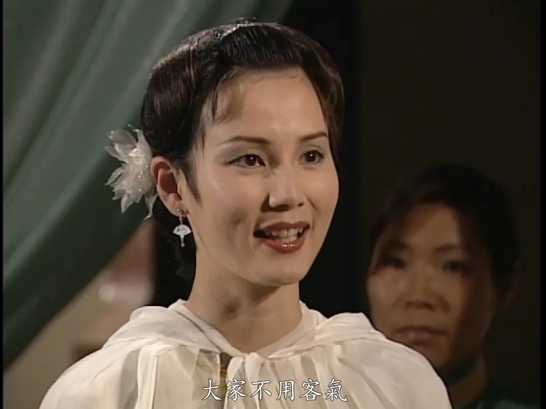 据港媒报道，香港演员温裕红于上周去世，终年54岁。

她毕业于香港演艺学院，为T