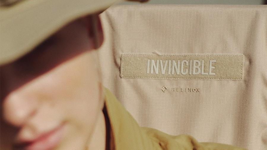 潮流玩家必备！INVINCIBLE 联名户外装备来了