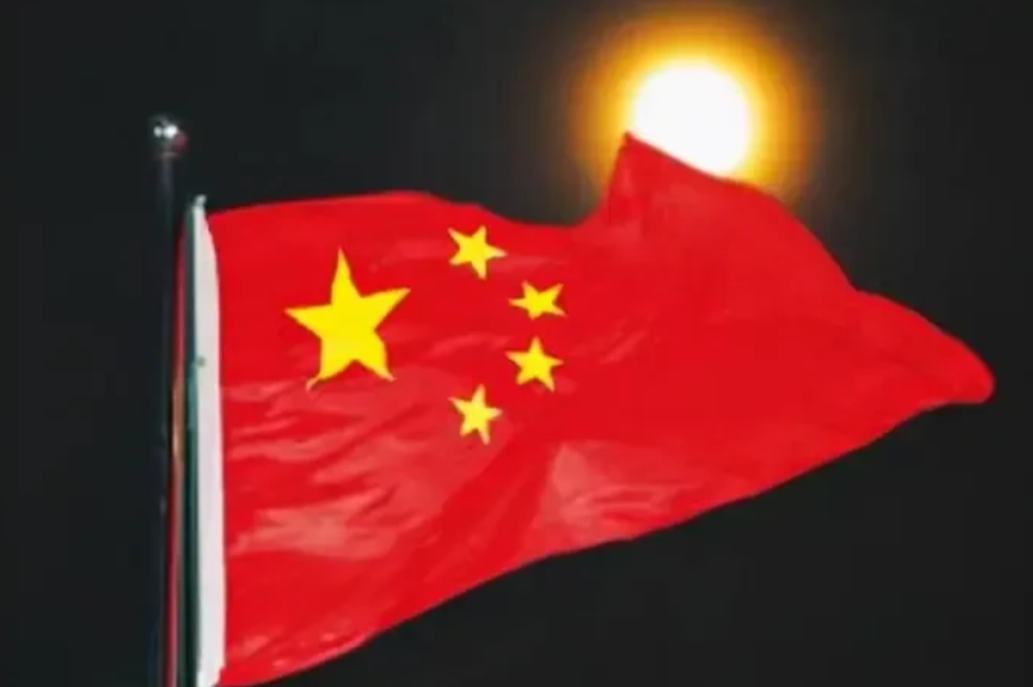 说一下OPPO突然间停止造芯片的原因吧！

99.9%是受到了美国的压制，你再这
