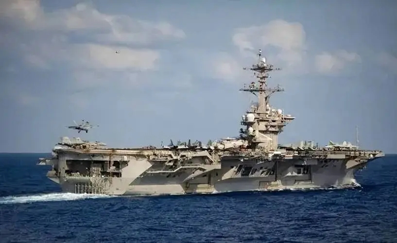 美国三艘航母在朝鲜半岛海域集结，俄外长拉夫罗夫发出警告，声称美日韩正在准备同朝鲜