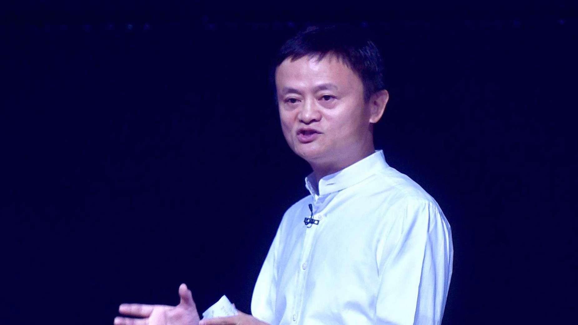 湖北女子疯狂购物，花呗150000元逾期30天后，打开支付宝懵了