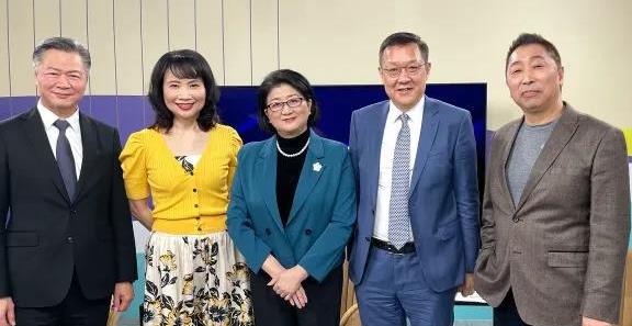 台湾政论届涌现出一支实力强大的六人组，包括郭正亮、赖岳谦、雷倩、介文汲、唐湘龙和