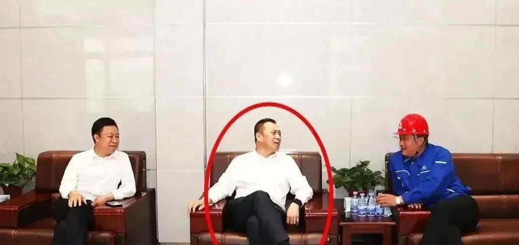 现在最痛苦的应该是李书记了，接下来选择怎样收场？
1、迫于舆论压力，放了马树山，
