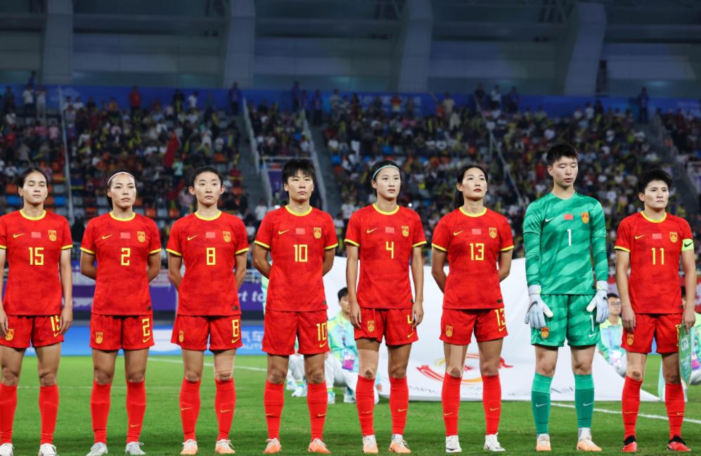 日本球员的基本功太扎实了。每个技术动作都比你合理一点点，整场下来就是巨大的优势。