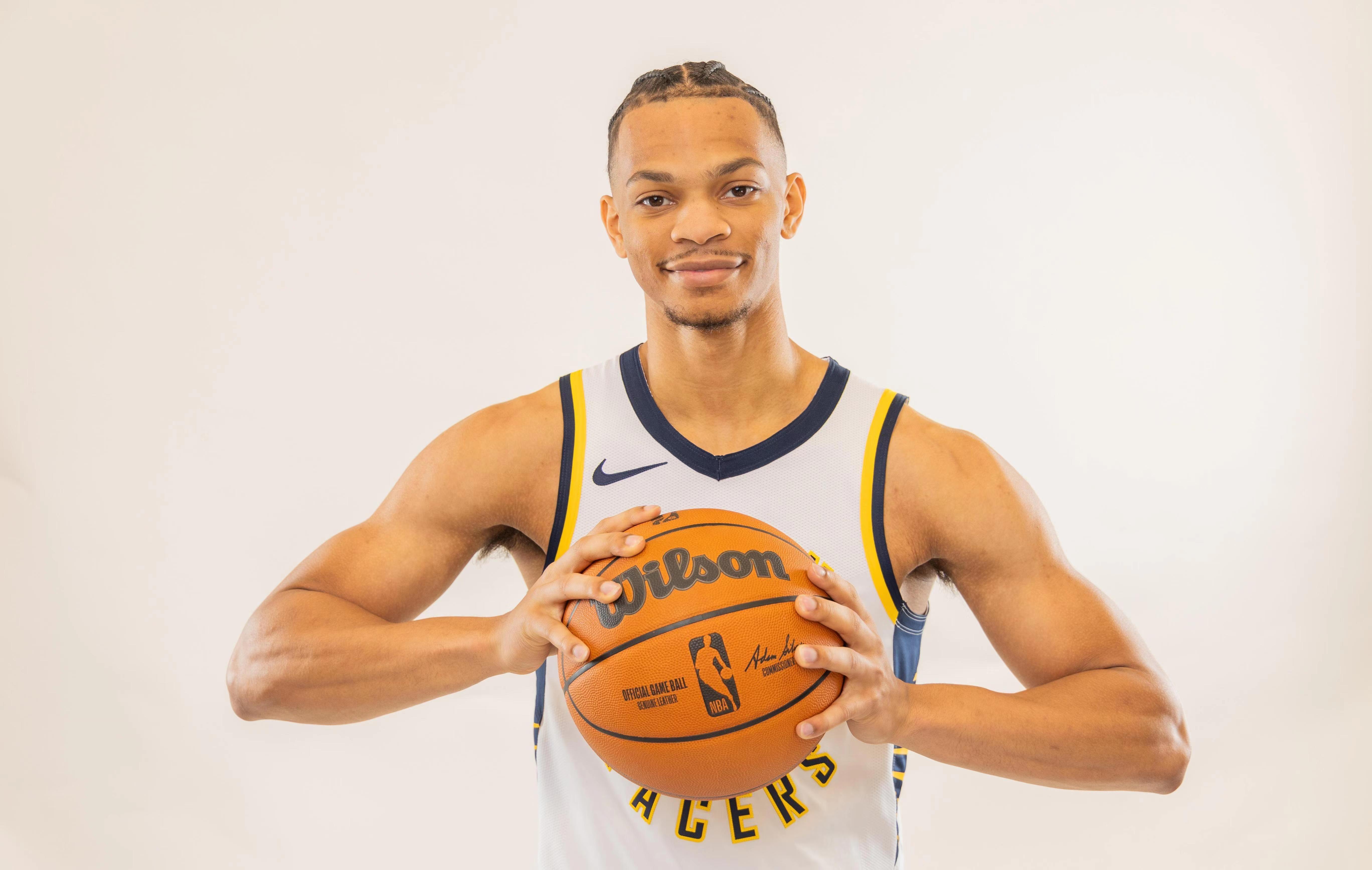 最近步行者球员以赛亚-王愿意代表中国出场的新闻闹得沸沸扬扬，他公开表示自己愿意为