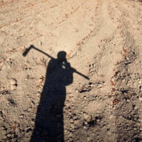 小小鱼爱笑笑不出来