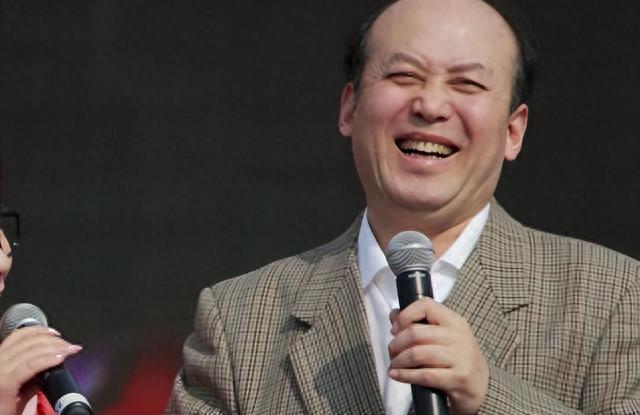 郭达20次登上春晚，幸亏妻子多年在背面的静静支撑