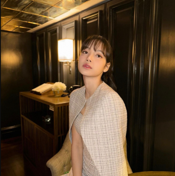 Lisa与LV三公子巴黎看球，同框不同座气氛尴尬，网友讽刺其倒贴
疯马秀事件后，