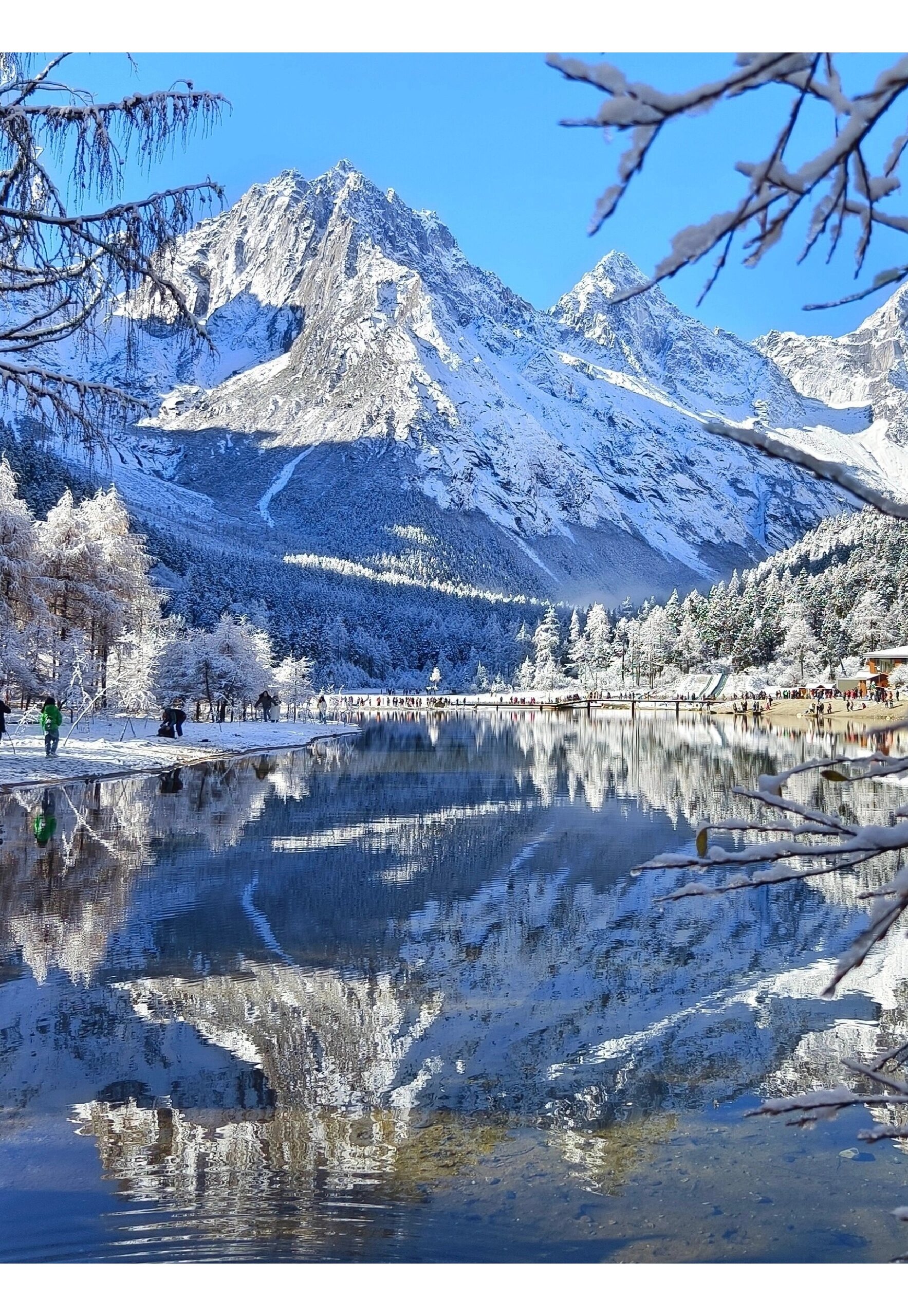 美得不可理喻！冬天的第一场雪就在毕棚沟看