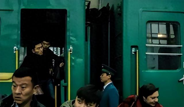 没想到，《莫斯科举动》首映第八天，口碑直接反转国庆档第一名