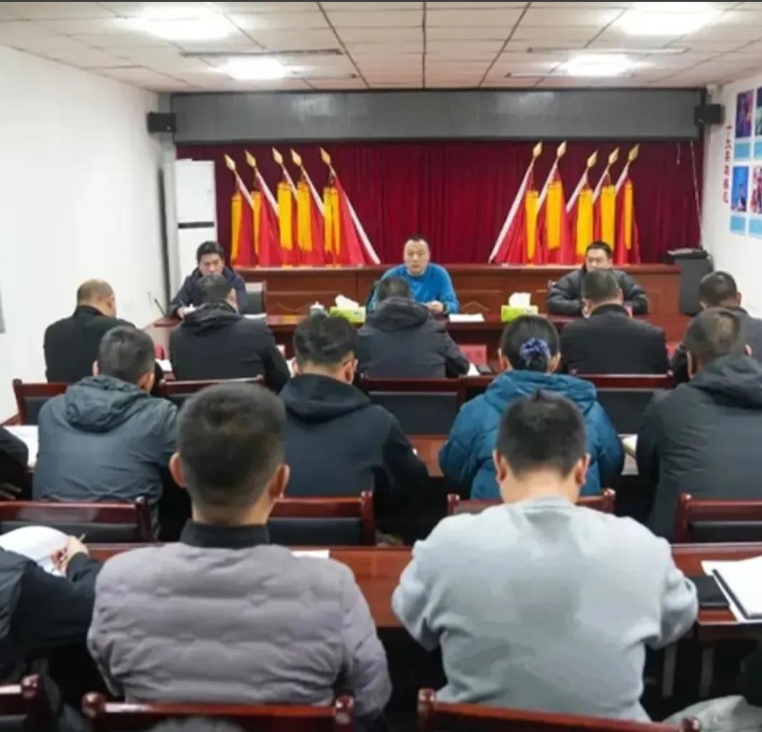 李贵富书记最新消息：被全网关注的李贵富书记还坚持在一线开展工作，不顾及身在舆论漩