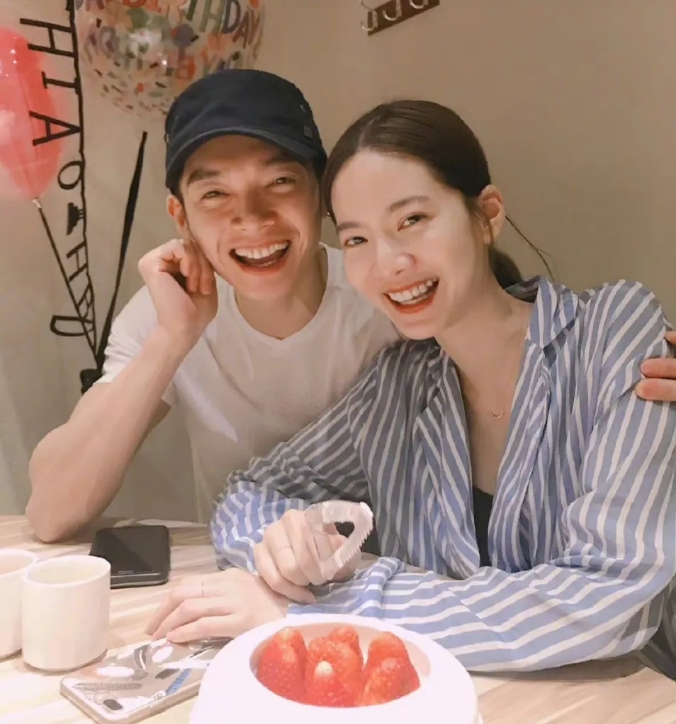 发现没
有些明星越长越好看，
就比如真夫妻辰亦儒曾之乔，
之前觉得飞轮海四个里面