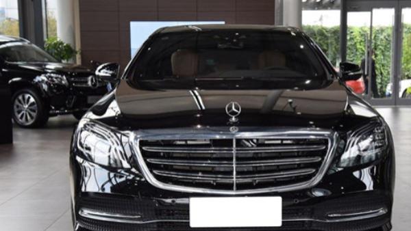 奔驰S350的传统外观，高超的功能体系，稳健的驾驶体验