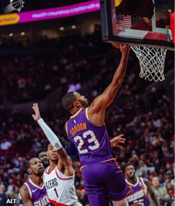 NBA季前赛太阳击败开拓者，必须要说三个球员！

1.努尔基奇全场比赛17+8+