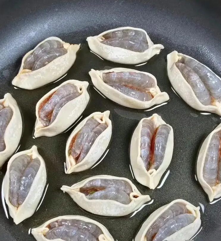 今天晚上在同事家吃饺子，她说这是新吃法！