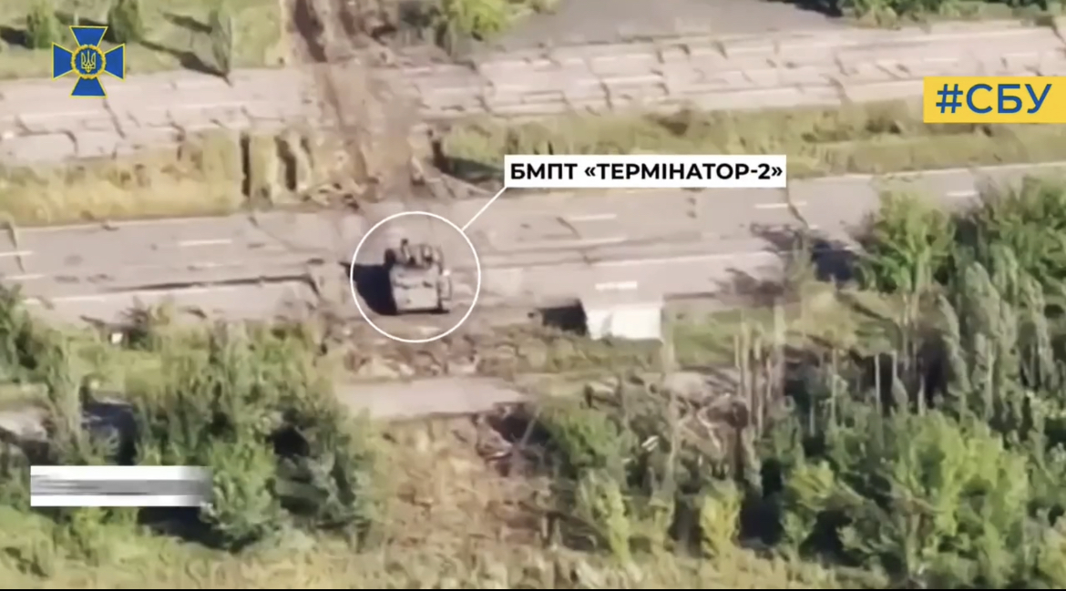 俄乌战场再创新记录，俄军BMRT终结者步兵战车，第一次被乌军命中。BMPT终结者