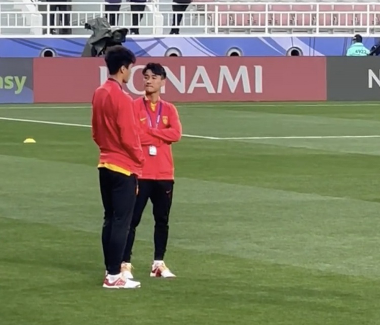 虚惊一场，以为韦世豪又犯什么事了，被扬科维奇踢出23人大名单，原来是真伤了？
吴