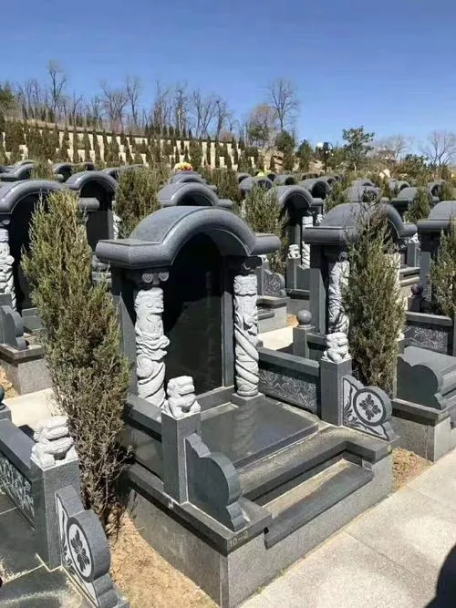 问大家一个问题。如果墓地招人做保洁，擦擦墓地，一个月八千，你会去吗？水果随便吃，