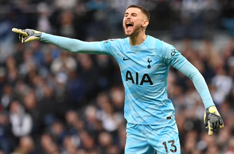“热刺”托特纳姆（Tottenham）星期六（12月23日）晚主场2比1击败埃弗