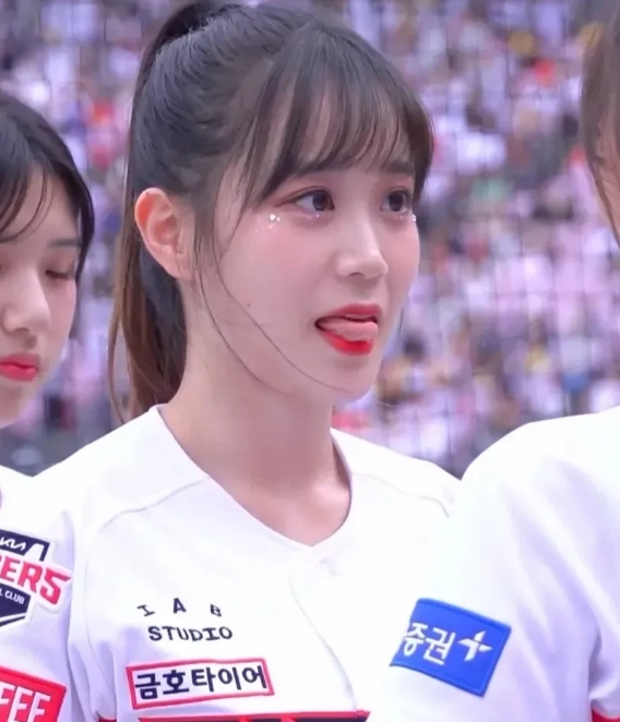 拉拉队还得看韩国的，长得漂亮不说，还很俏皮#亚运女神