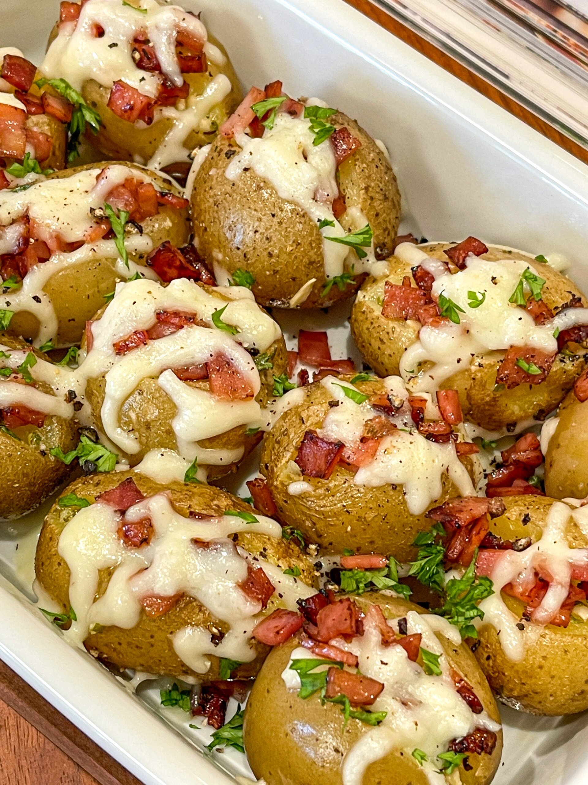 真香，蒜香黄油芝士烤小土豆
士豆控无法拒绝的美味，大蒜黄油香、培根香，层层渗入到