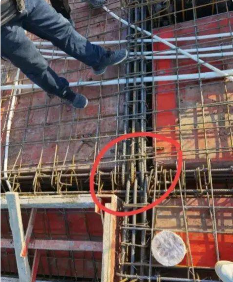 计划建房的朋友们，我有一句忠告：请尽量避免使用搅拌站的混凝土。
我家里的一楼面积