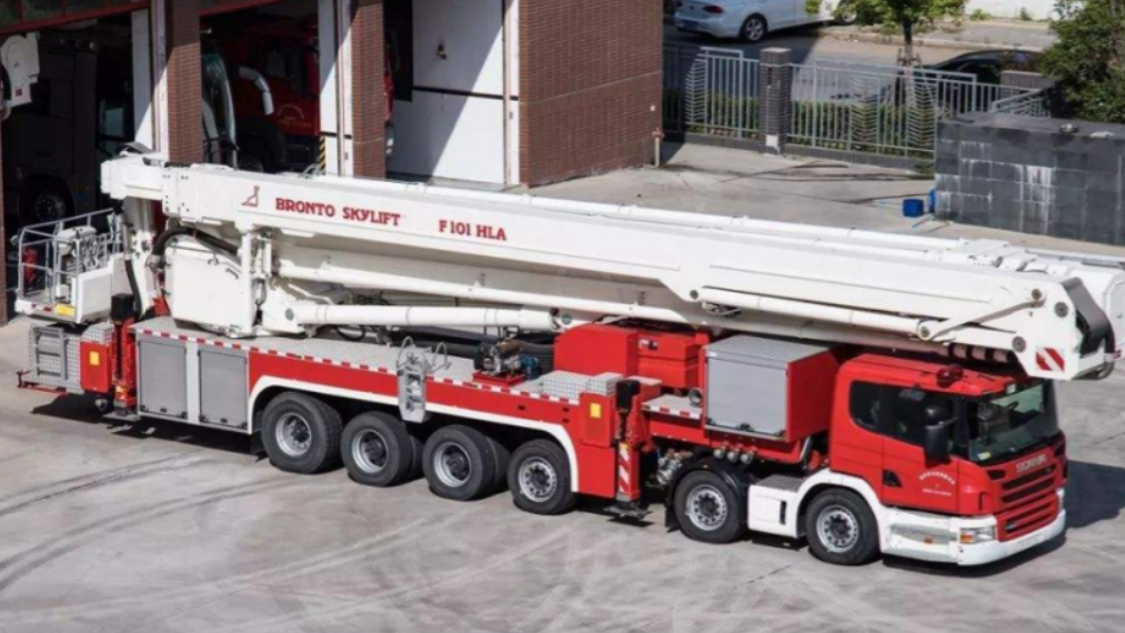 我国是出了名的制造大国，连火箭和航母都能造出来，为何要花2400万人民币，重金购