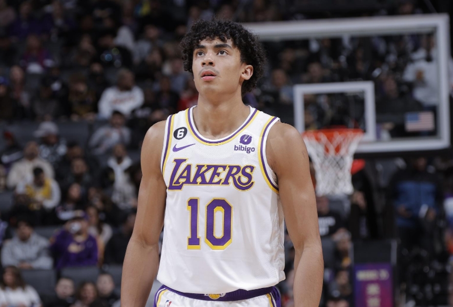 季前赛湖人108-125不敌勇士，必须要强调几个点！

1.浓眉哥的三分回来了，