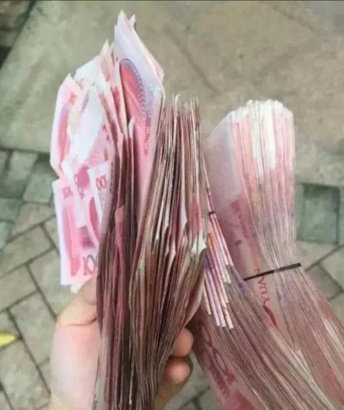 强烈建议取消支付宝，微信等非现金支付，恢复现金交易！

不知道大家发现没有发现，