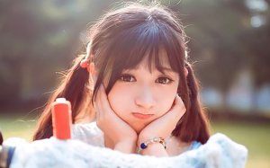 身为总裁秘书我接到了任务，为了给总裁去油腻？总裁也有秘密任务，却为了我放弃了！