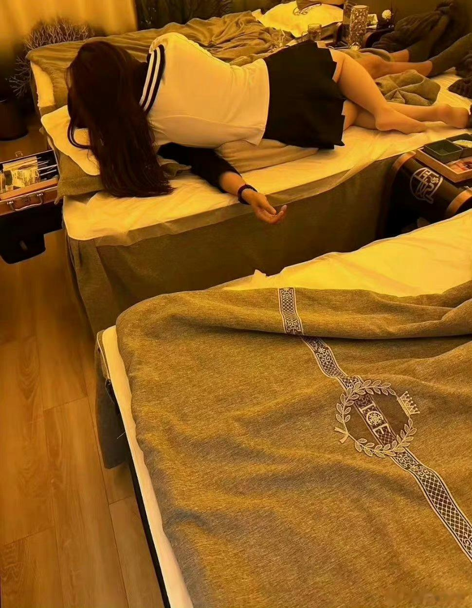 采耳有必要这样吗？ ​​​