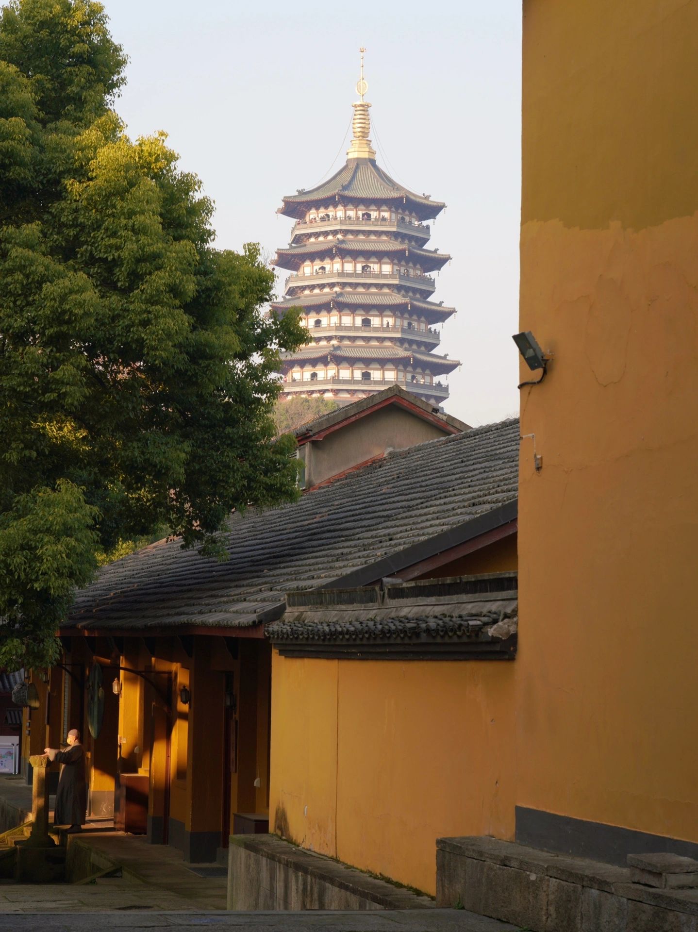 以为灵隐寺已经够好拍了，直到我去了净慈寺