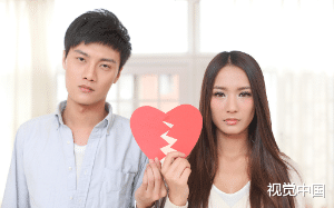 “真千金”前女友刚搬走，“假千金”小三就带着条黑狗住进我家……