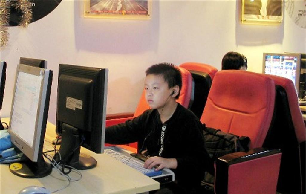 从网吧上网到现在的手机游戏，孩子的童年应该如何引导
