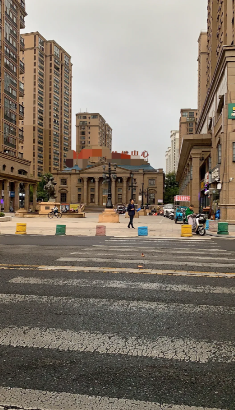 人到中年，健康是福！！！
     昨天中午接到哥们电话：同学徐××去世了，抗癌