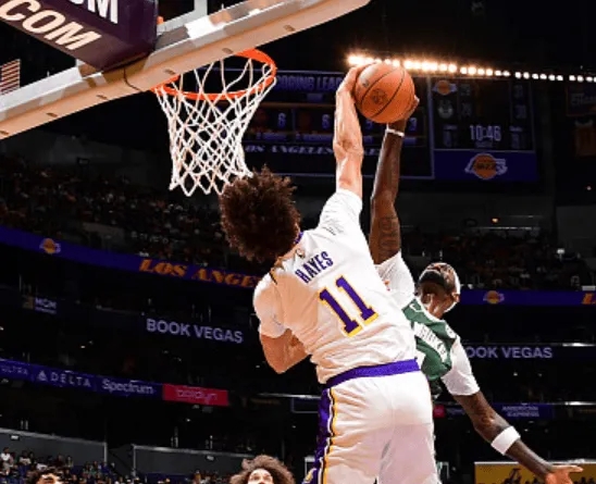 湖人以97-108不敌雄鹿，简单点评下比赛！

1.浓眉哥好像回到了20年那段巅